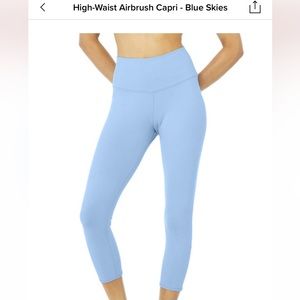 Alo High-Waist Airbrush Capri-Blue Skies